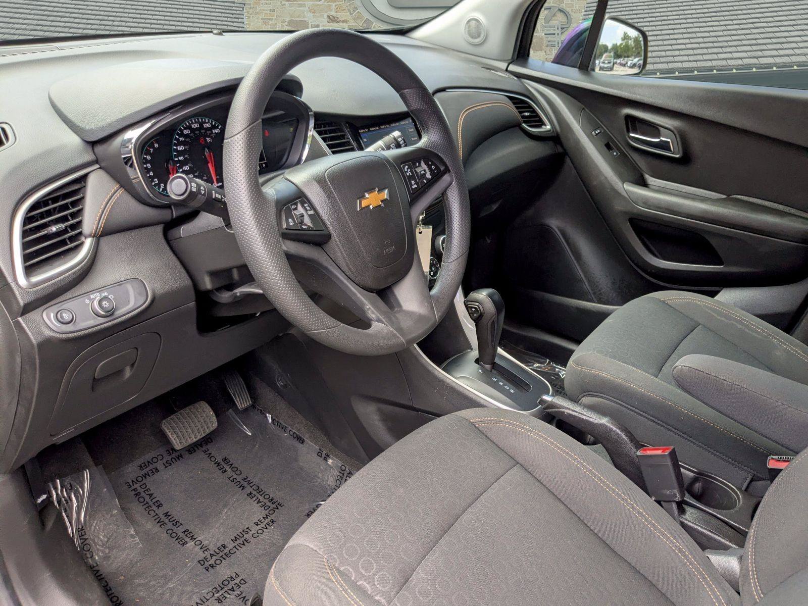 Used 2022 Chevrolet Trax LS w/ Tint and Cruise Package AWD/4WD image 6