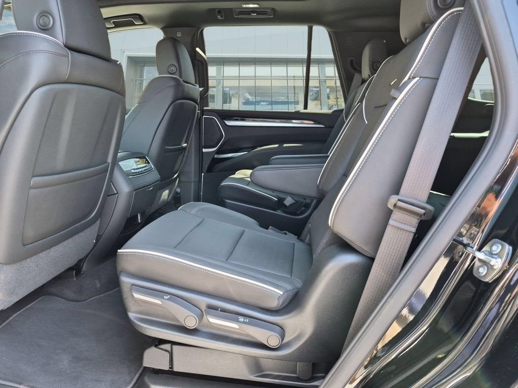 New 2026 Cadillac Escalade Sport AWD/4WD image 13