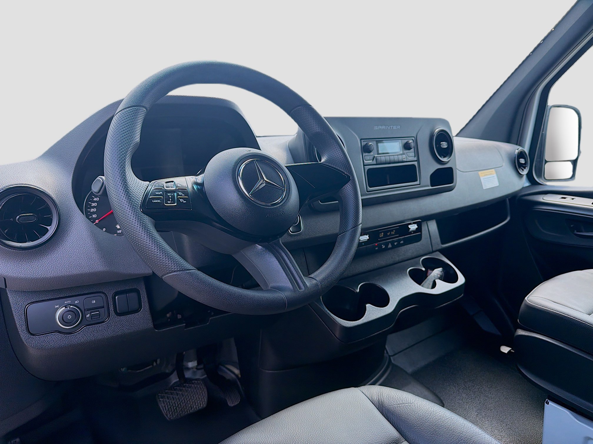 Used 2025 Mercedes-Benz Sprinter 2500 image 7