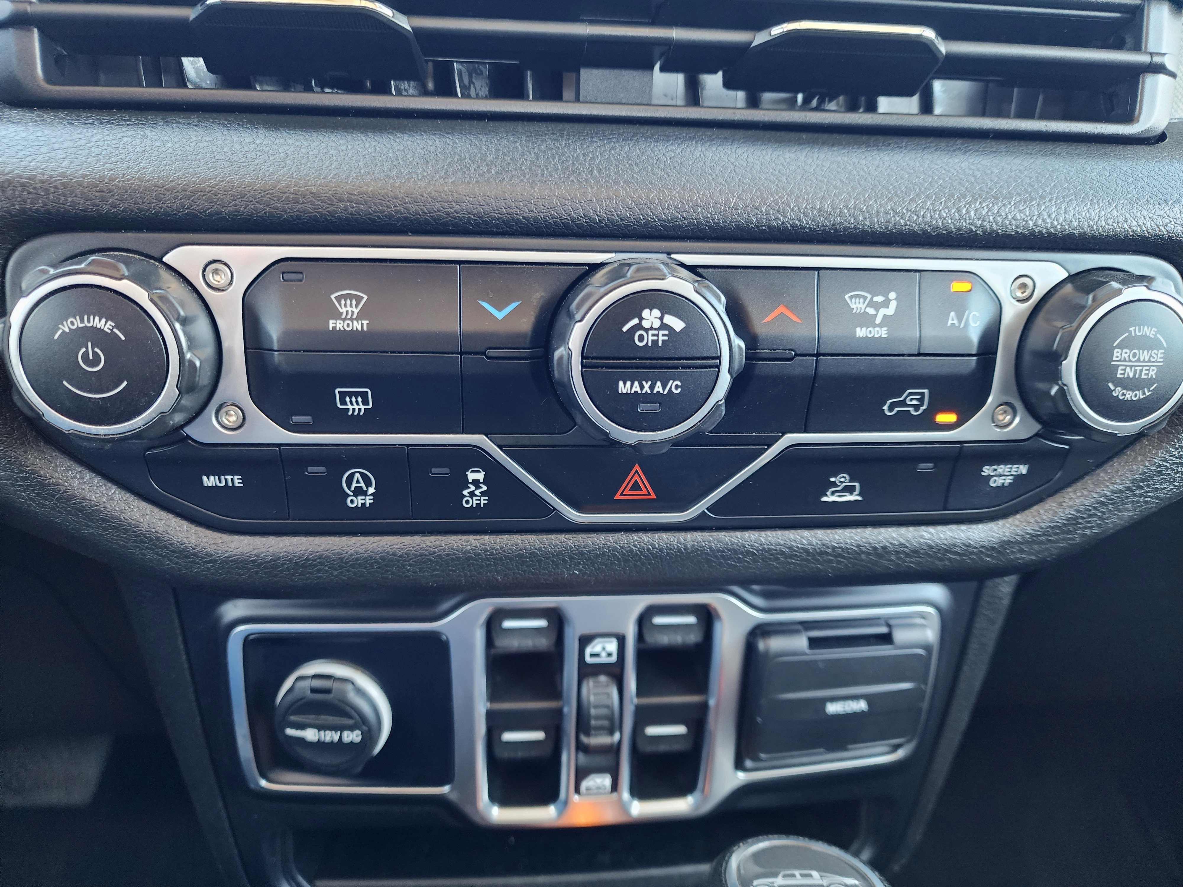 Used 2025 Jeep Gladiator Sport AWD/4WD image 24