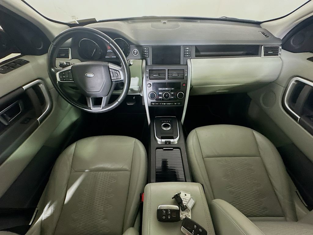 Used 2018 Land Rover Discovery Sport SE image 10