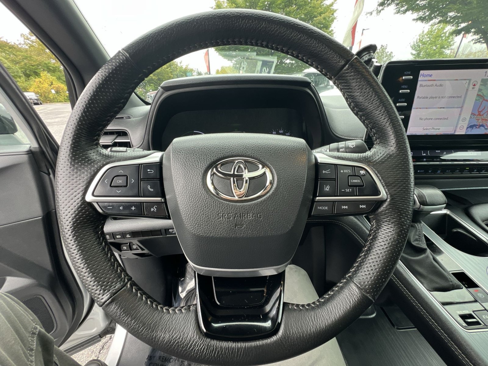Used 2023 Toyota Sienna XSE AWD/4WD image 16