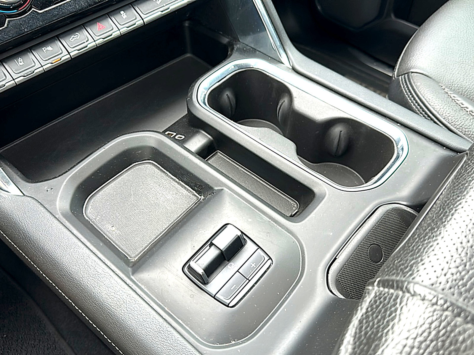Used 2024 GMC Sierra 2500 Denali AWD/4WD image 36
