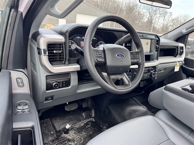 New 2025 Ford F550 4x4 Regular Cab Super Duty w/ XL Chrome Package image 15