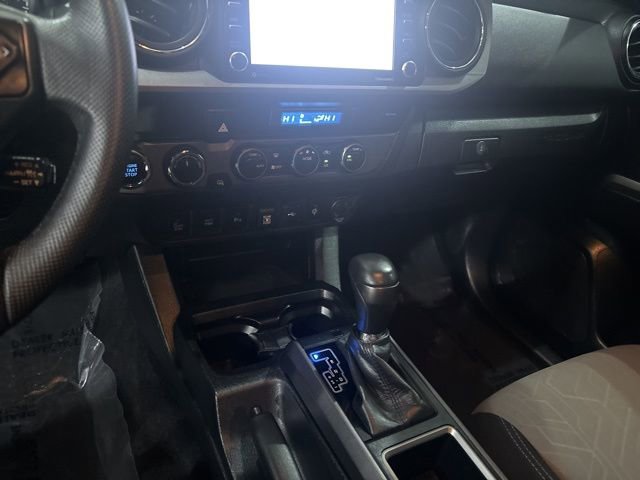 Used 2021 Toyota Tacoma TRD Sport w/ Technology Package image 26