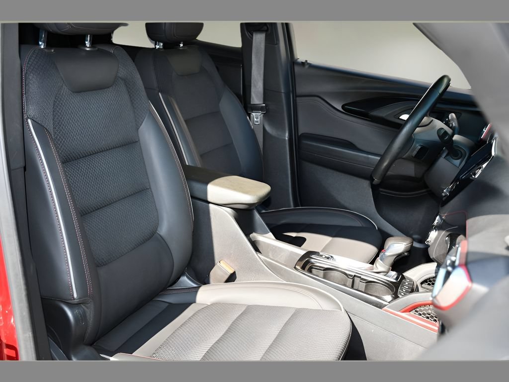 Used 2023 Chevrolet TrailBlazer RS w/ Convenience Package FWD image 28