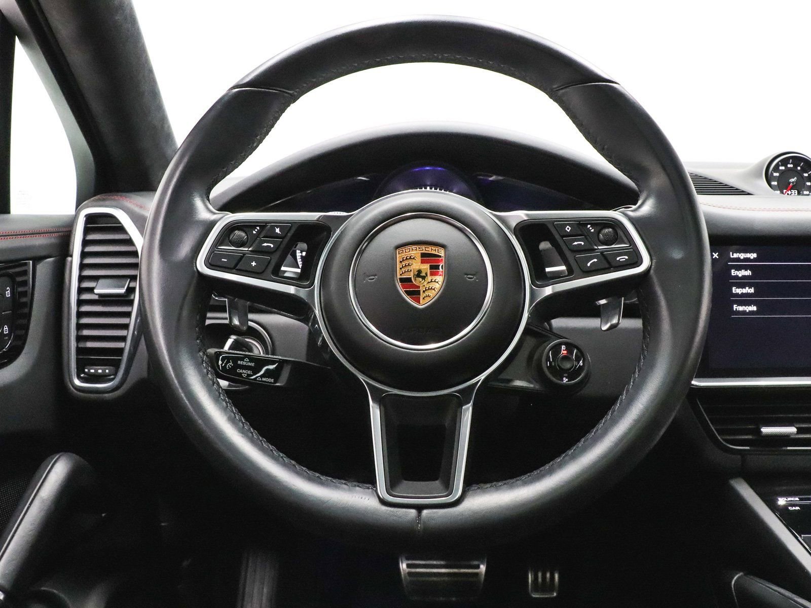 Used 2023 Porsche Cayenne GTS w/ Premium Package AWD/4WD image 32