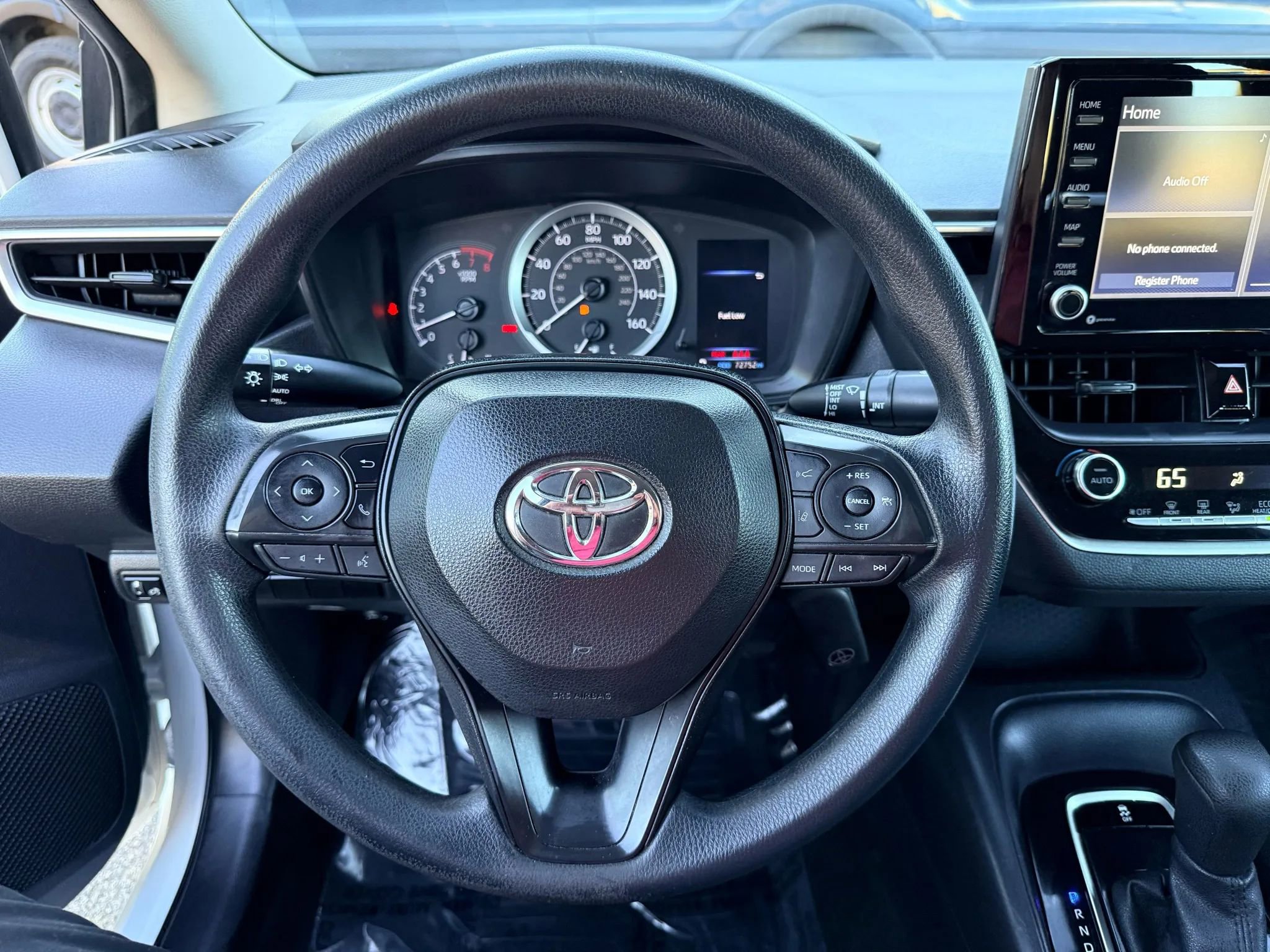 Used 2022 Toyota Corolla LE image 19