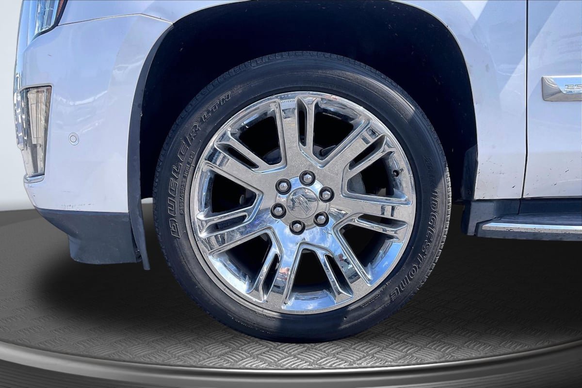 Used 2017 Cadillac Escalade Luxury AWD/4WD image 9