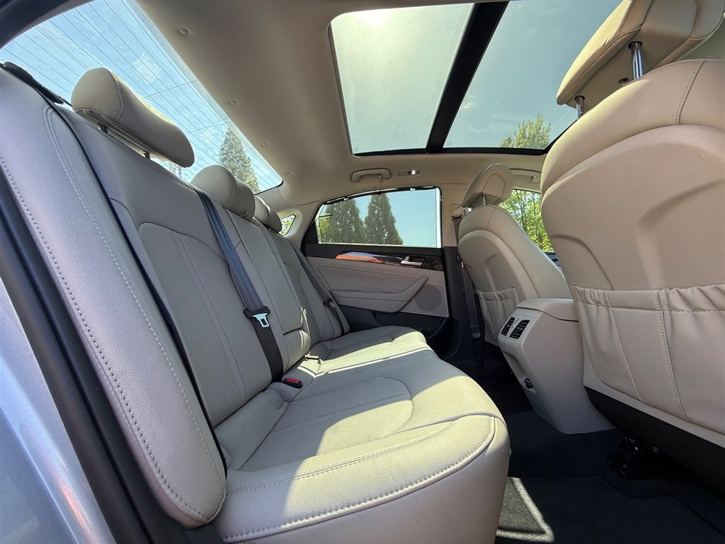 Used 2016 Hyundai Sonata Limited w/ Option Group 05 FWD image 29