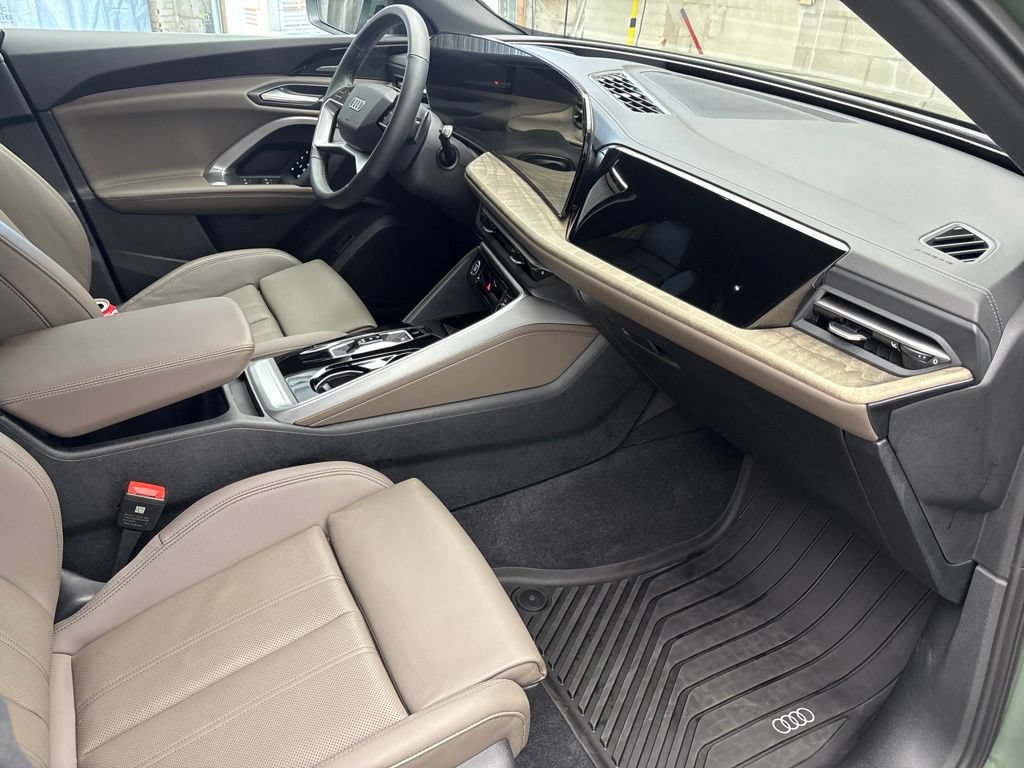 Used 2025 Audi Q5 Premium Plus w/ Premium Plus AWD/4WD image 26