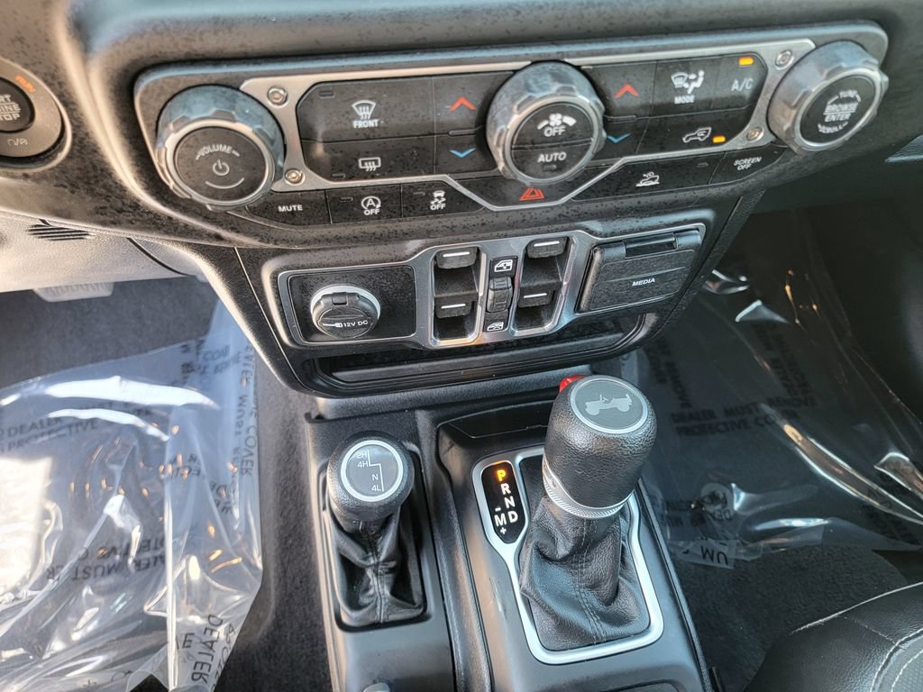 Used 2021 Jeep Wrangler Unlimited Sport AWD/4WD image 21