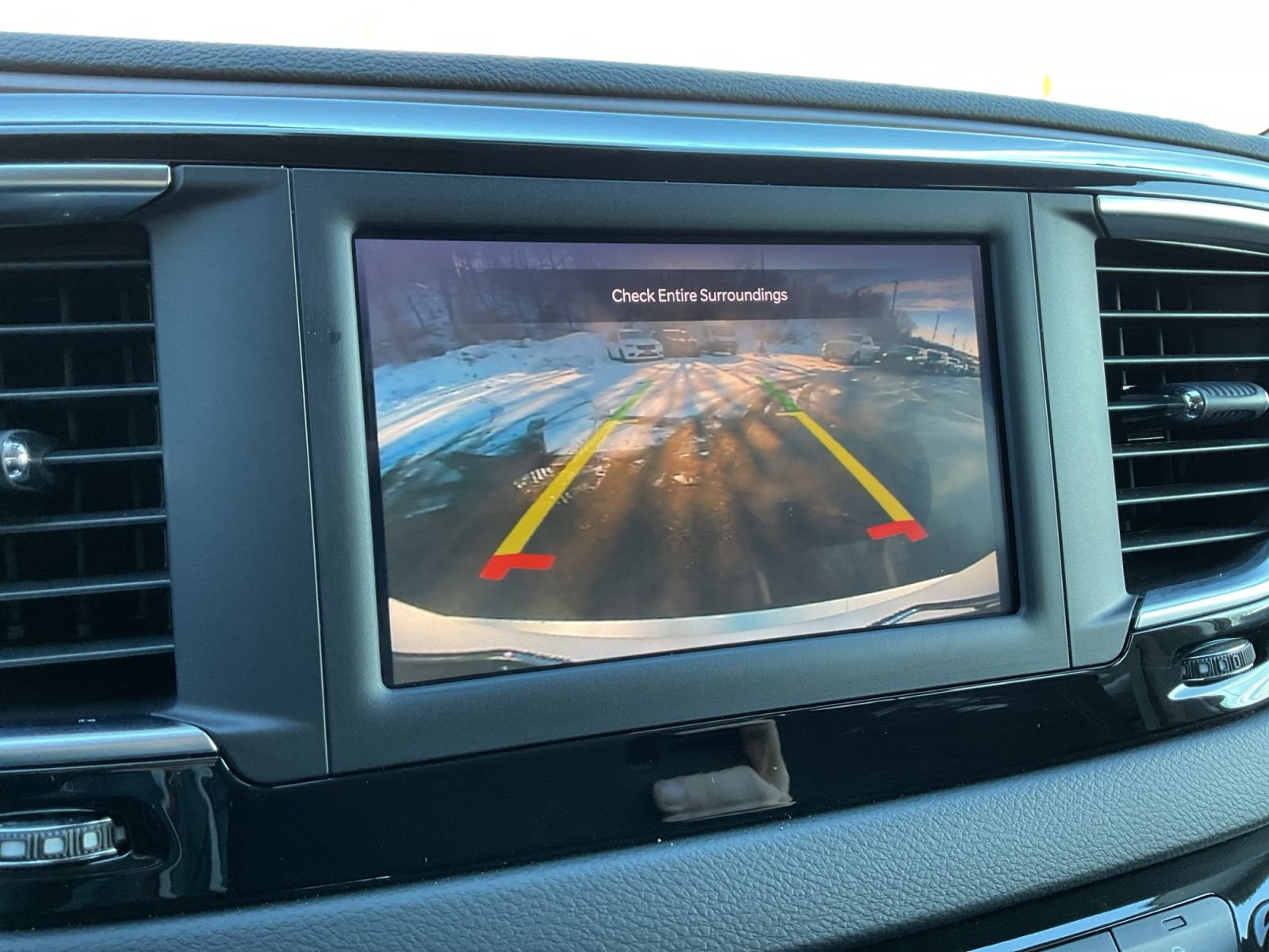 Used 2023 Chrysler Voyager LX image 25