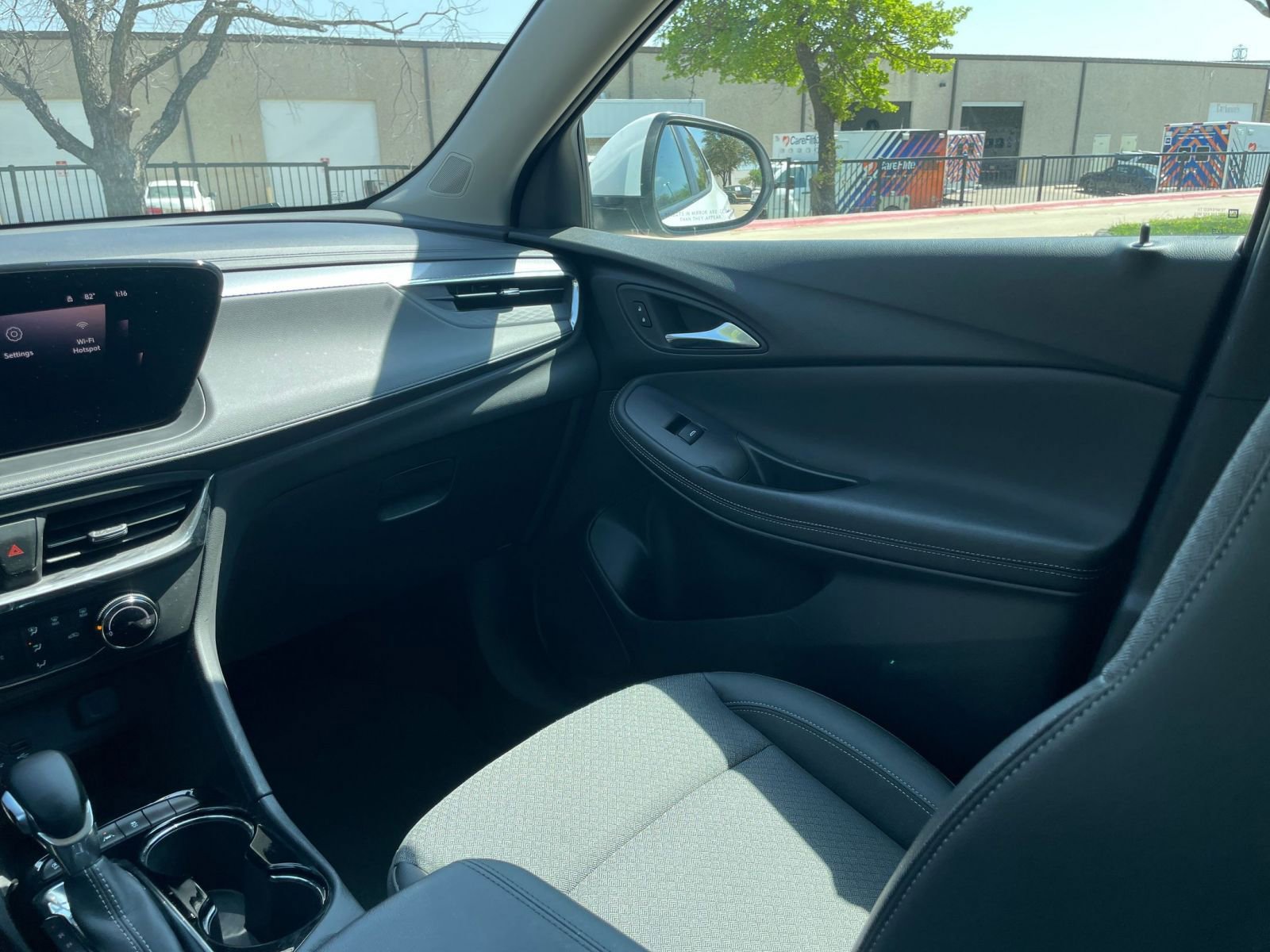 Used 2025 Buick Encore GX Preferred image 38