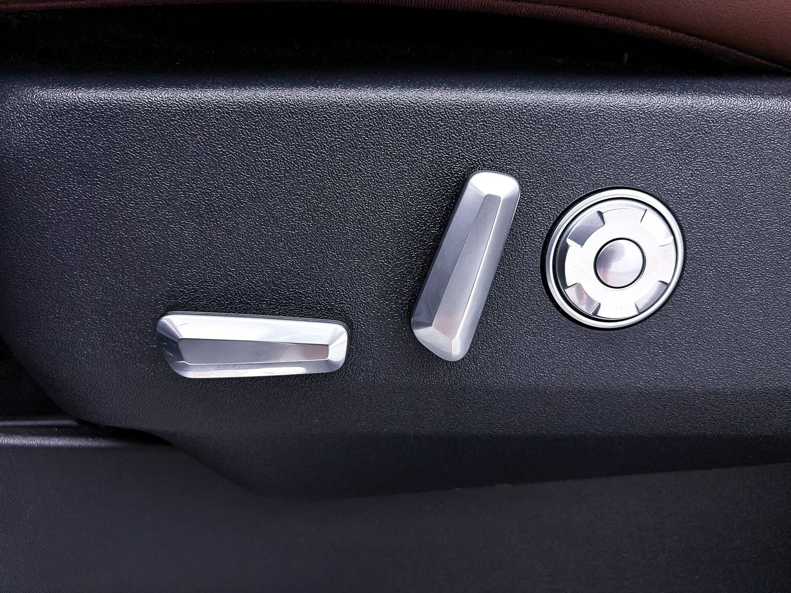 Used 2025 Lincoln Navigator Reserve AWD/4WD image 23