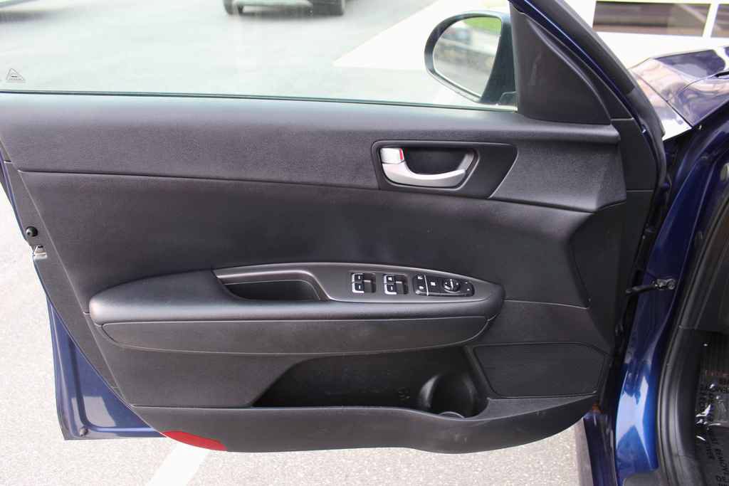Used 2017 Kia Optima LX FWD image 11