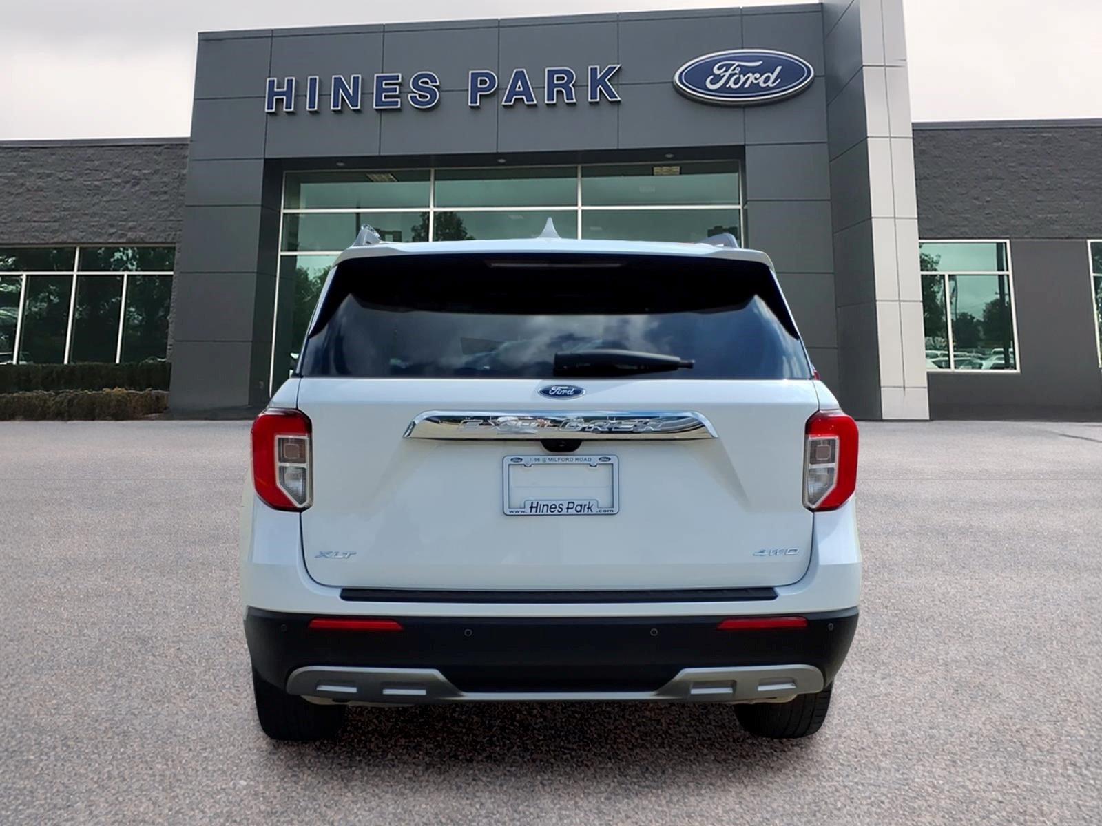 Certified 2023 Ford Explorer XLT w/ Equipment Group 202A AWD/4WD image 6