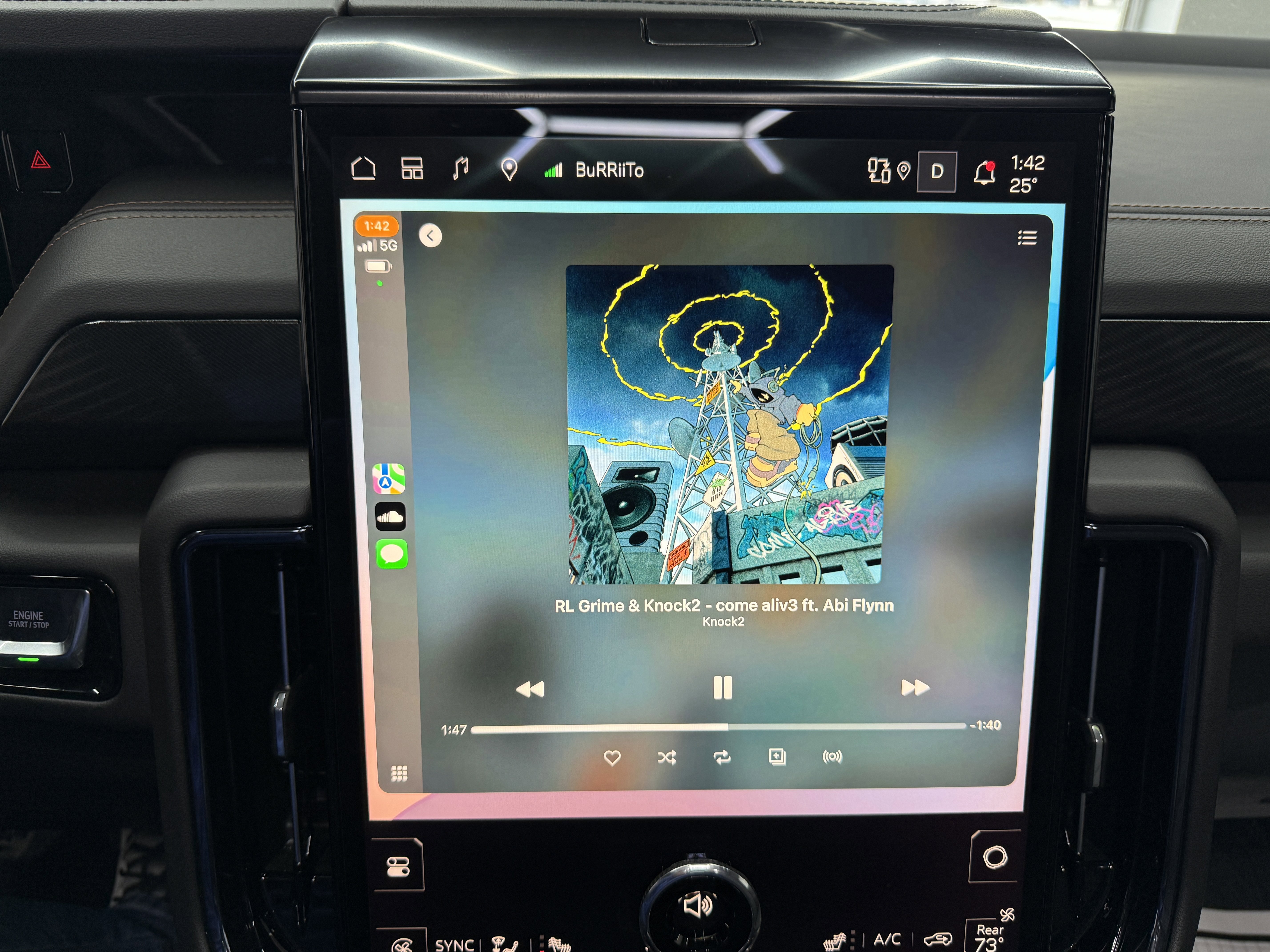 Used 2025 GMC Yukon XL AT4 image 18