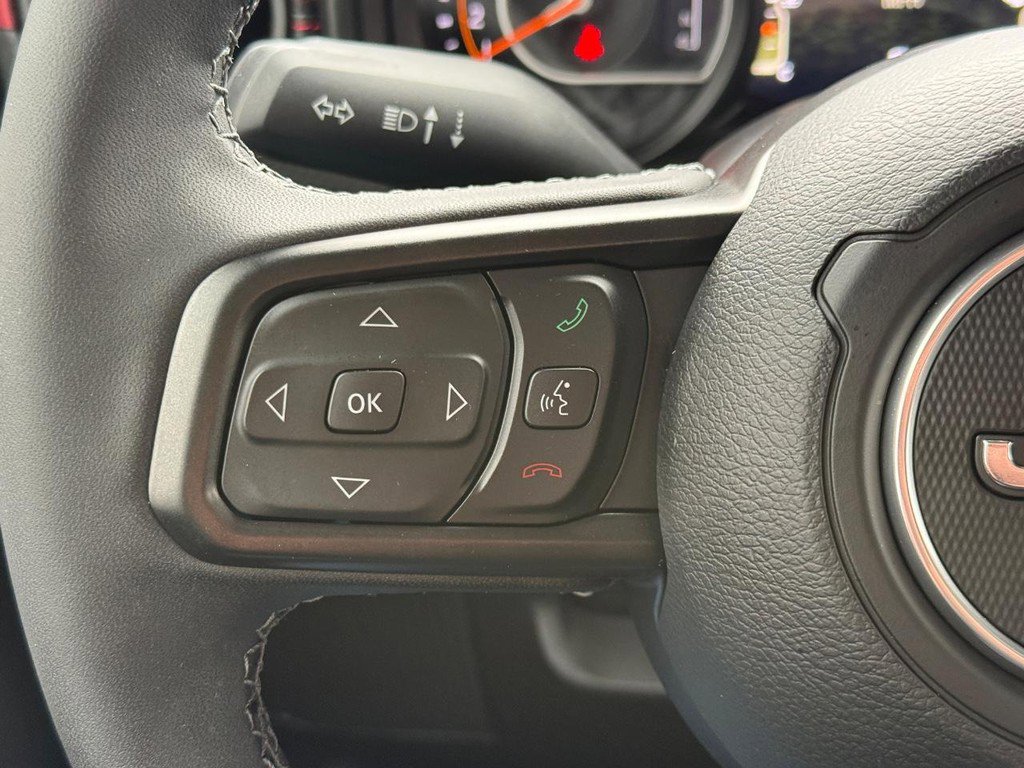 Used 2025 Jeep Wrangler Unlimited Rubicon w/ Safety Group image 17