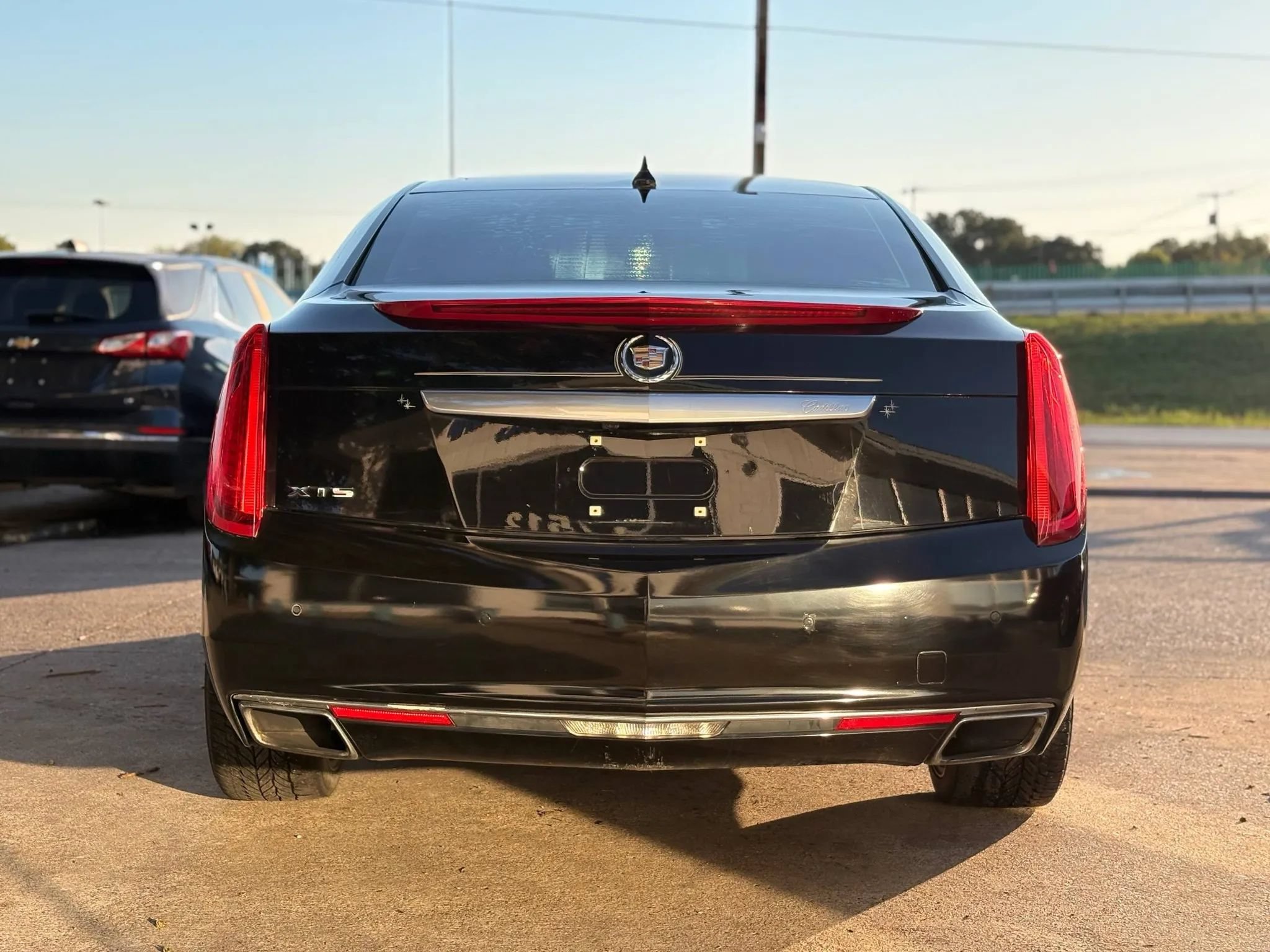Used 2013 Cadillac XTS Luxury FWD image 4