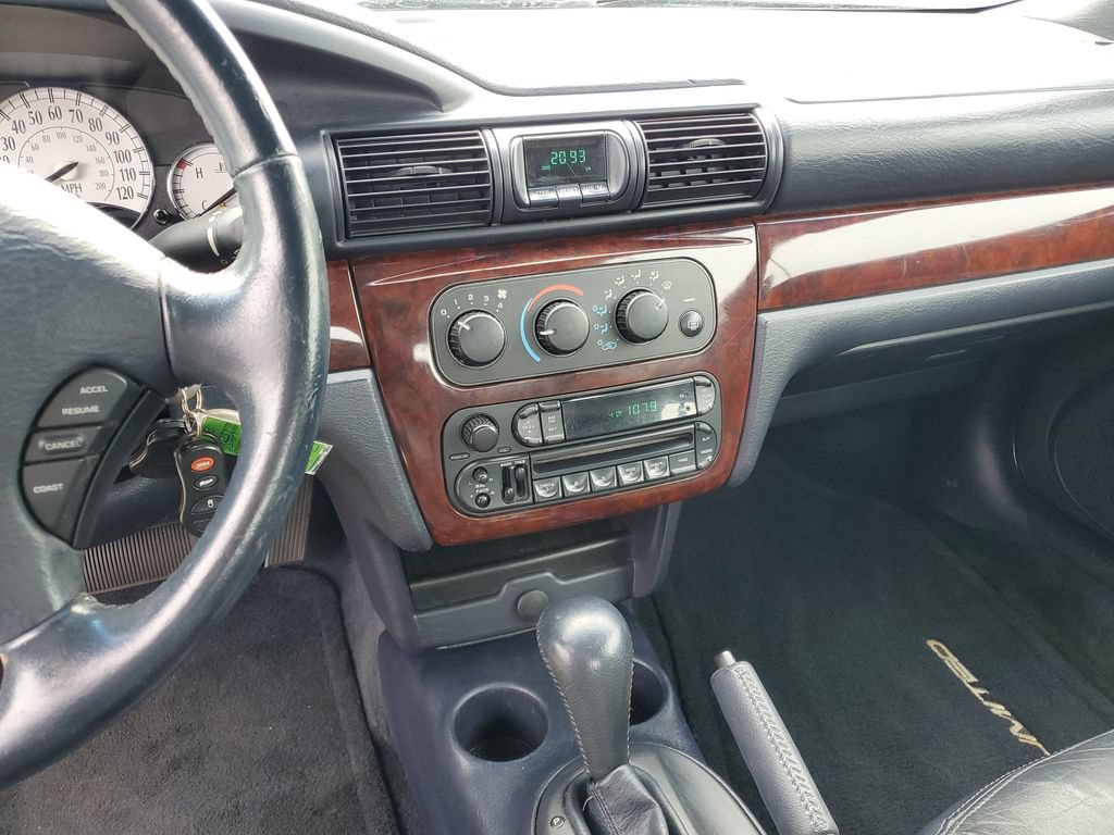 Used 2002 Chrysler Sebring Limited FWD image 21