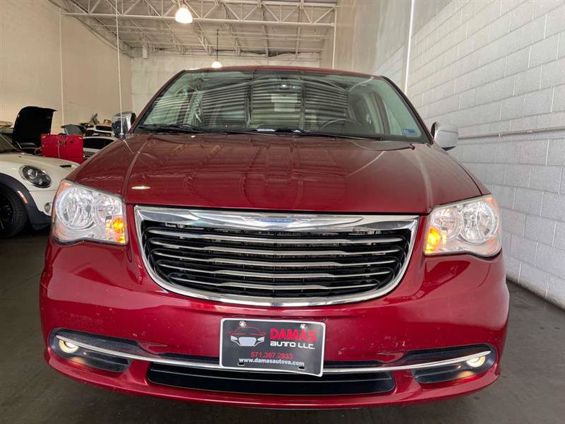 Used 2015 Chrysler Town & Country Touring-L w/ Driver Convenience Group FWD image 7