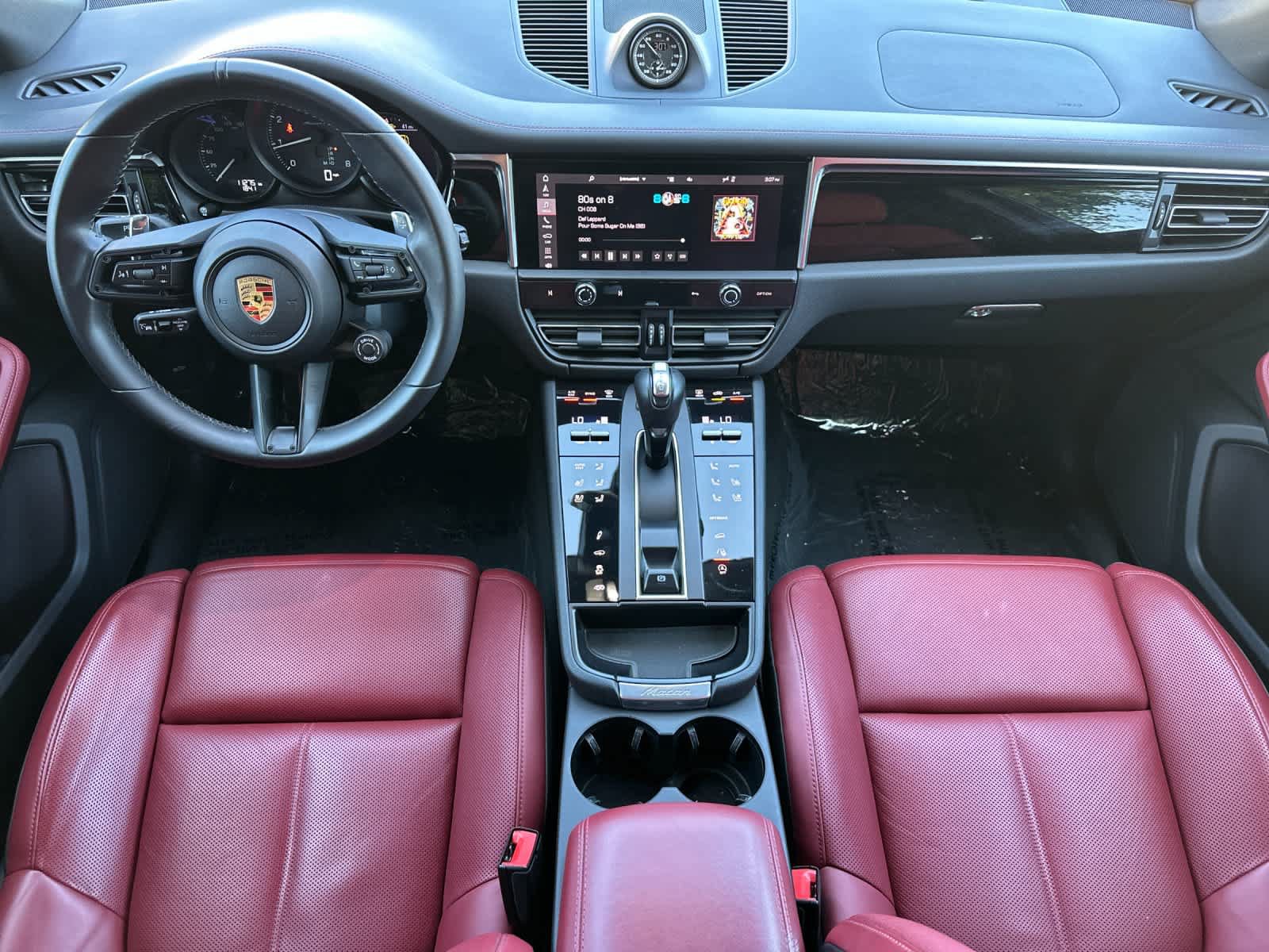 Certified 2023 Porsche Macan Turbo AWD/4WD image 6