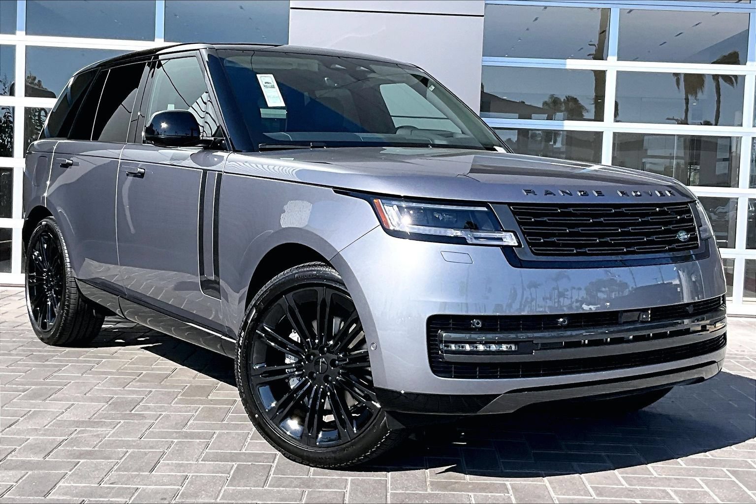 New 2026 Land Rover Range Rover SE AWD/4WD image 2