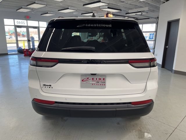 New 2026 Jeep Grand Cherokee Altitude AWD/4WD image 7