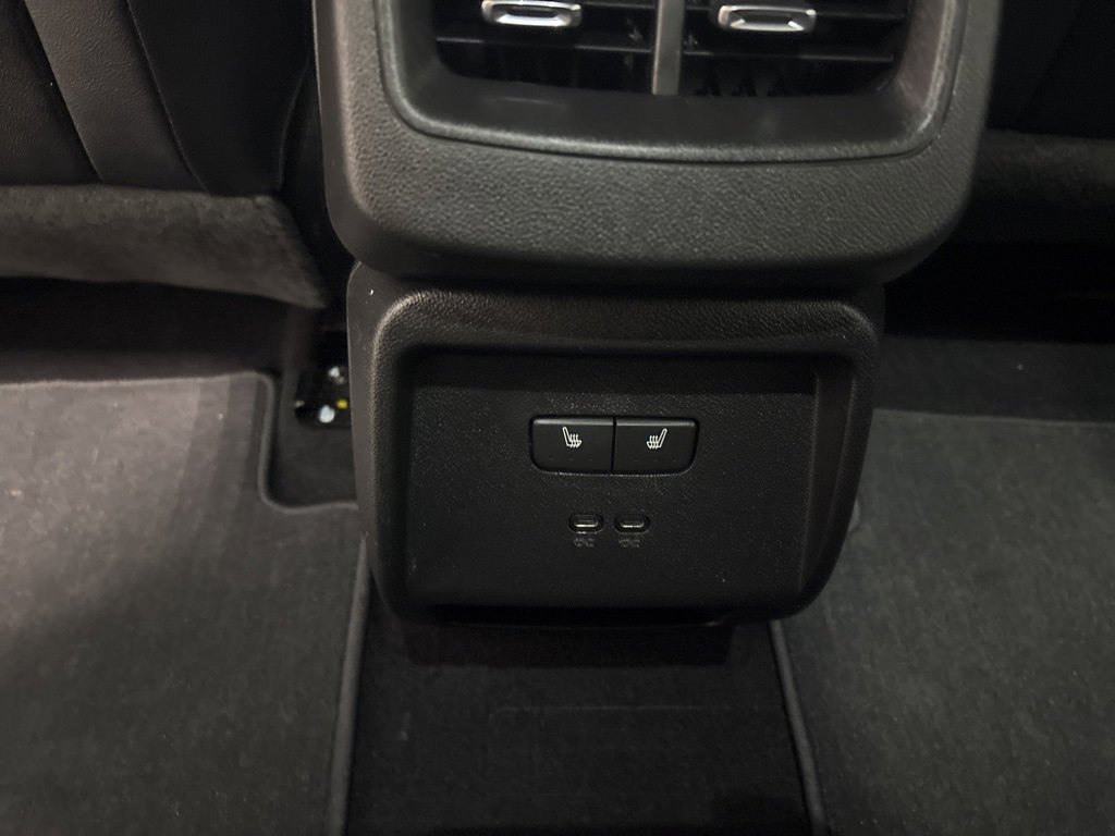 Used 2024 Chevrolet Equinox EV LT image 27