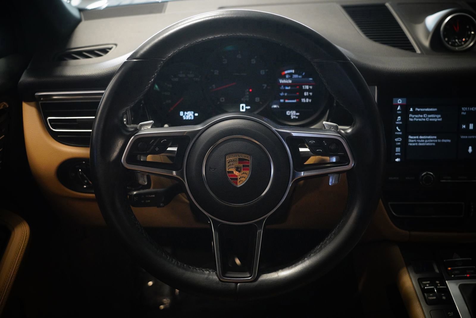 Used 2021 Porsche Macan image 16