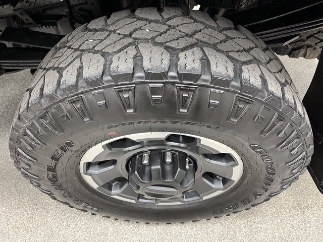 Used 2024 Ford F350 Platinum w/ Tremor Off-Road Package AWD/4WD image 16