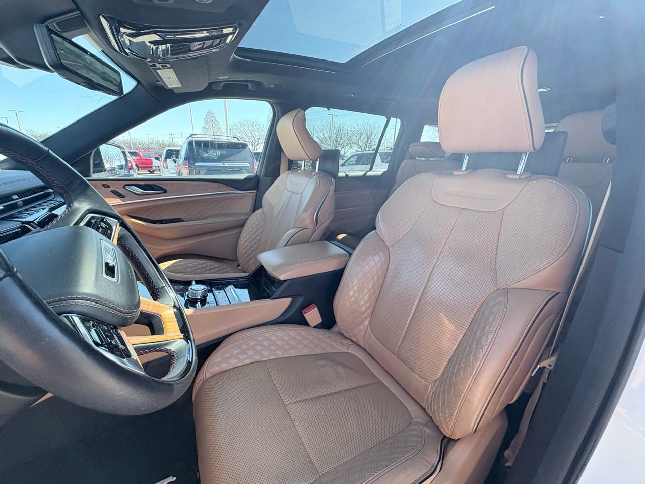 Used 2023 Jeep Grand Cherokee L Summit image 6