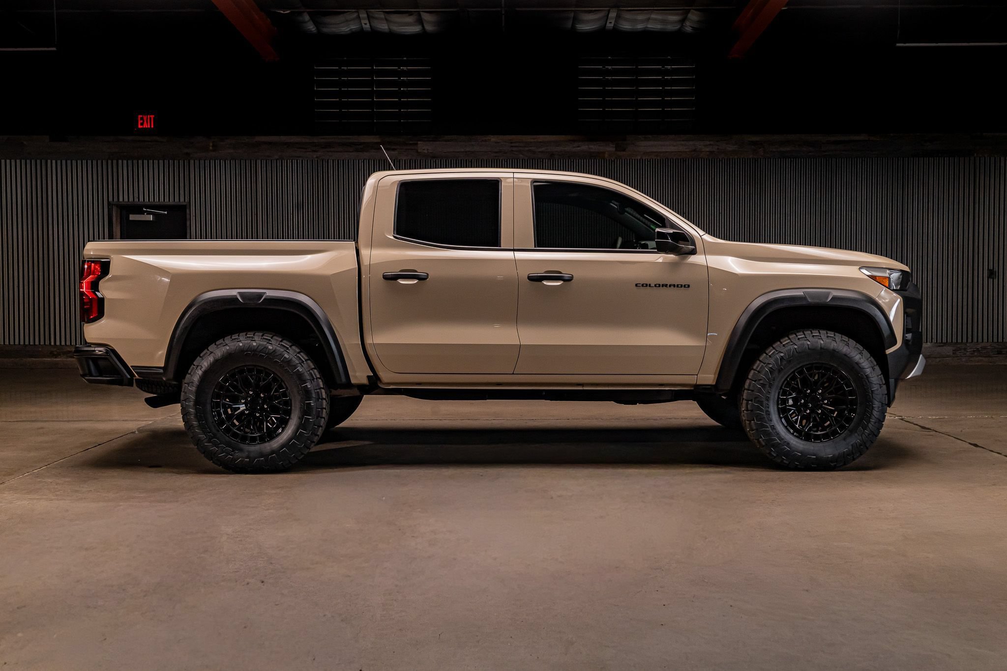 Used 2023 Chevrolet Colorado Trail Boss w/ Technology Package AWD/4WD image 11