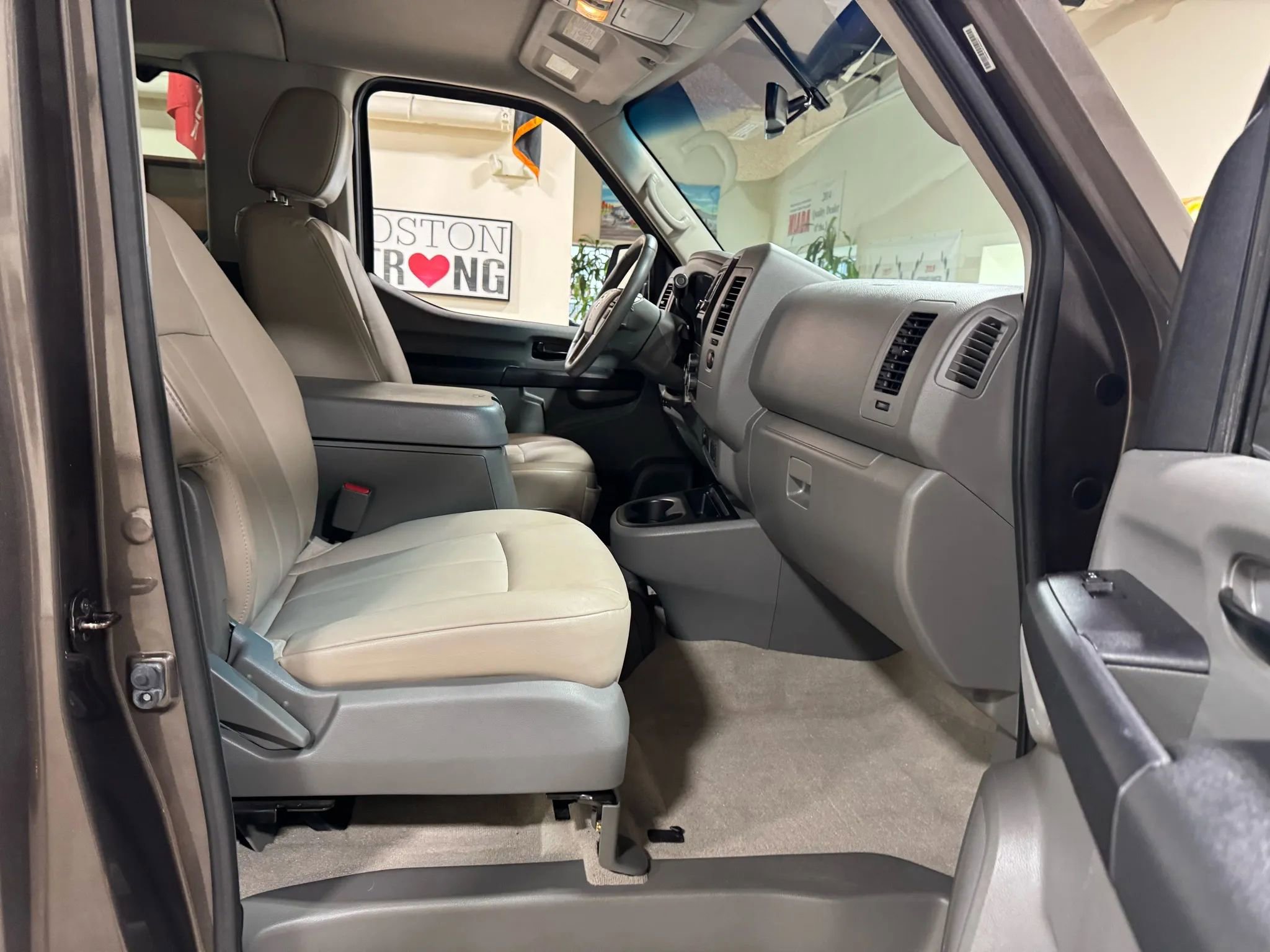 Used 2018 Nissan NV 3500 SL image 35