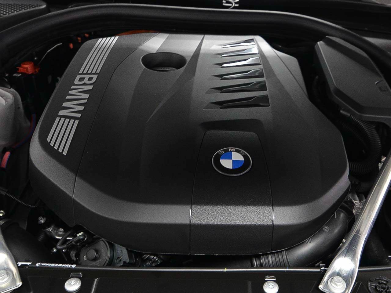 New 2027 BMW 550e xDrive AWD/4WD image 18