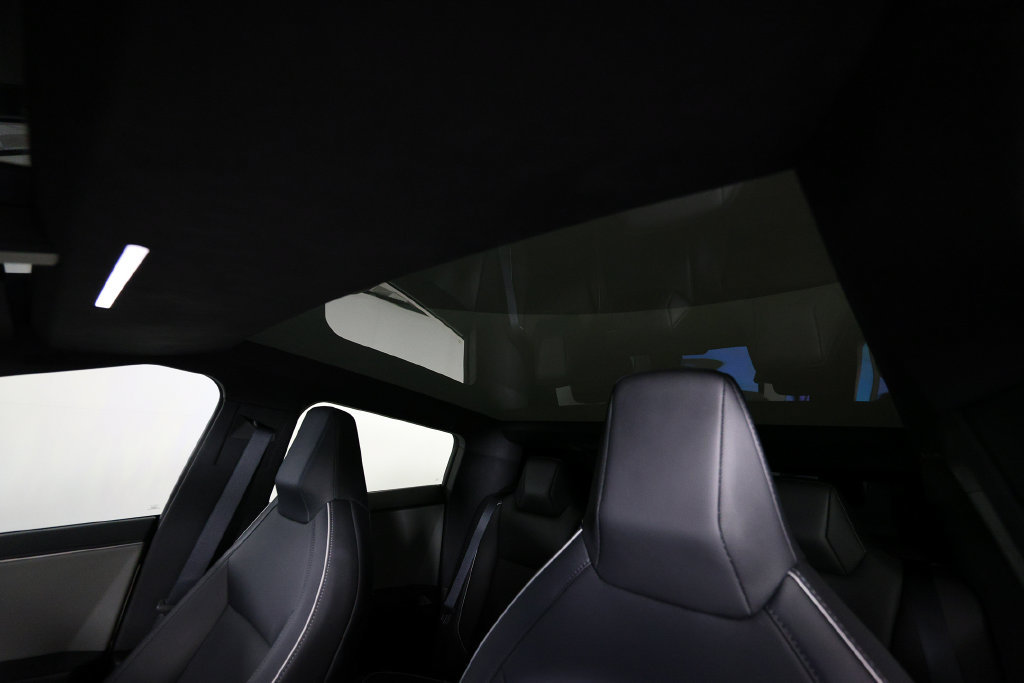 Used 2024 Tesla Cybertruck AWD Crew Cab image 36
