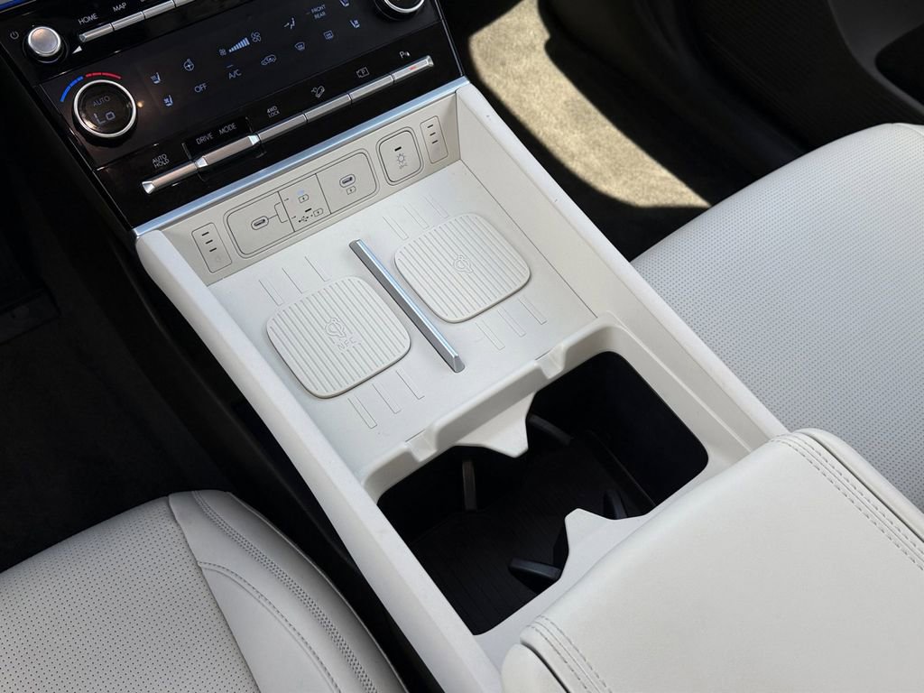 Used 2025 Hyundai Santa Fe Calligraphy image 17