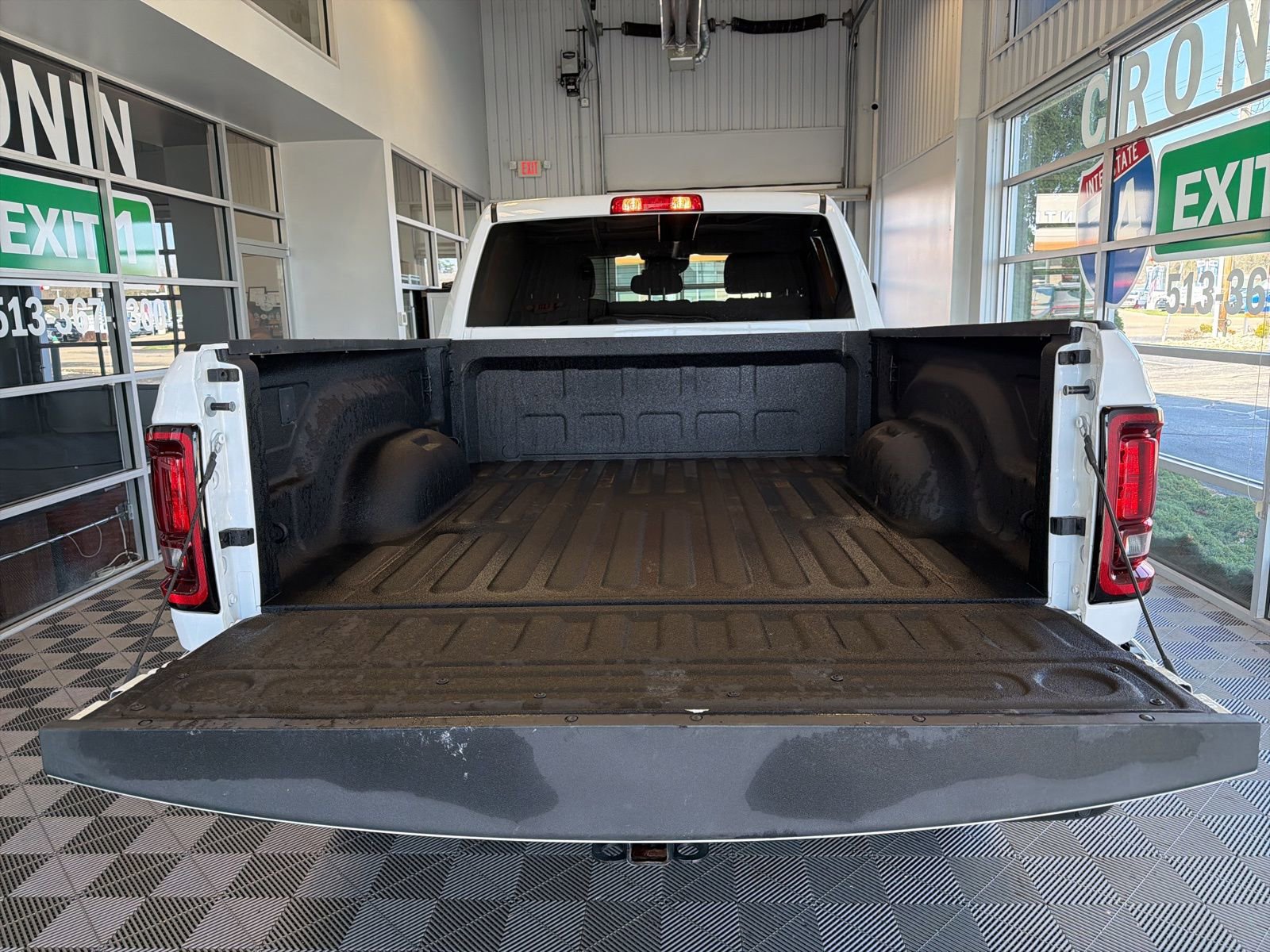 Used 2025 RAM 2500 Big Horn AWD/4WD image 9