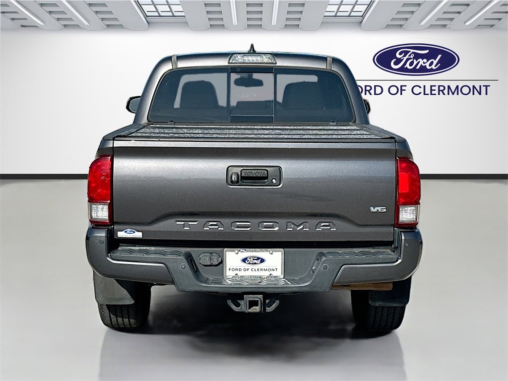 Used 2017 Toyota Tacoma TRD Sport image 6