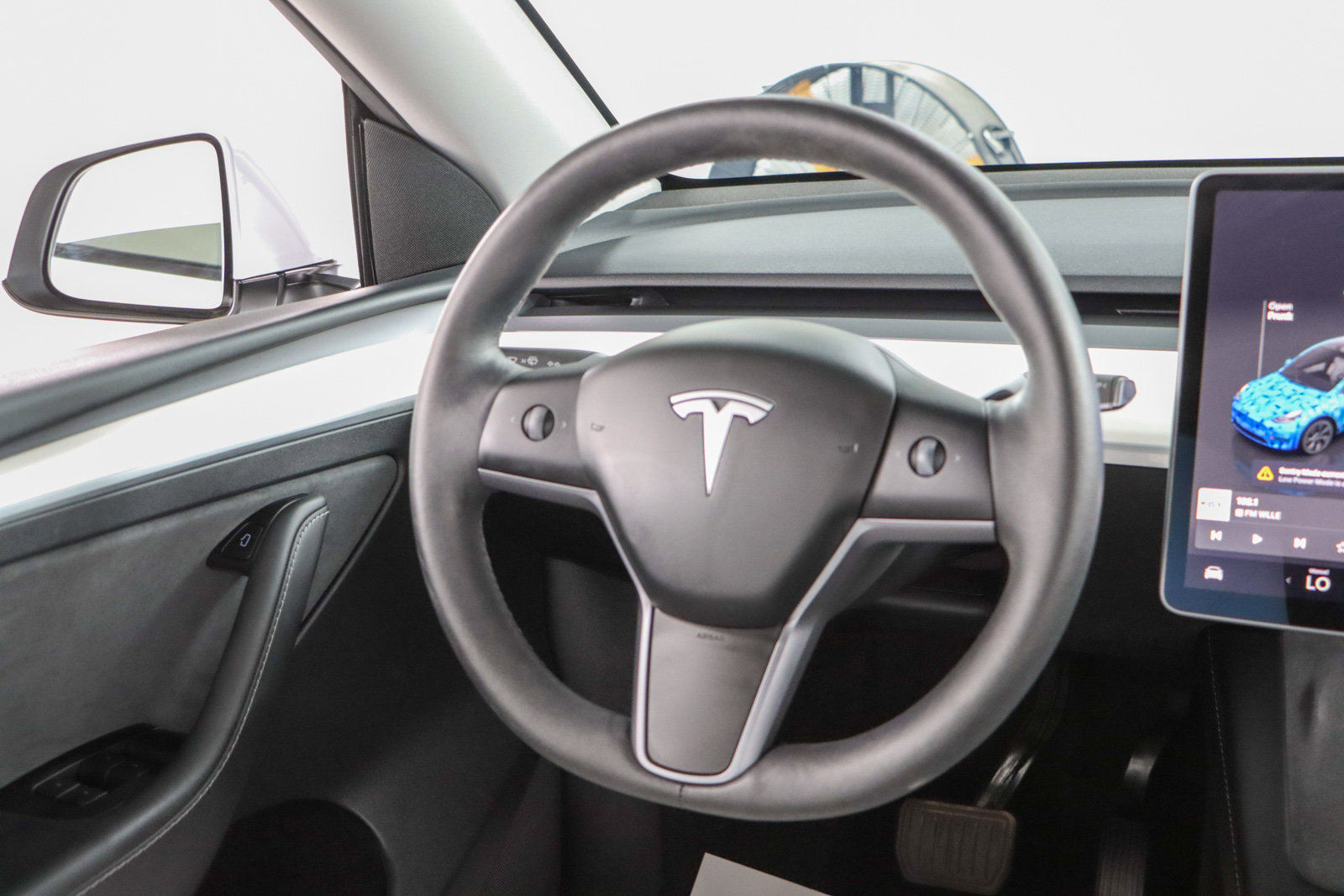 Used 2025 Tesla Model Y Long Range AWD/4WD image 12
