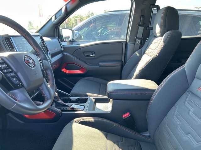 Used 2025 Nissan Frontier PRO-4X w/ Black Accent Package image 36