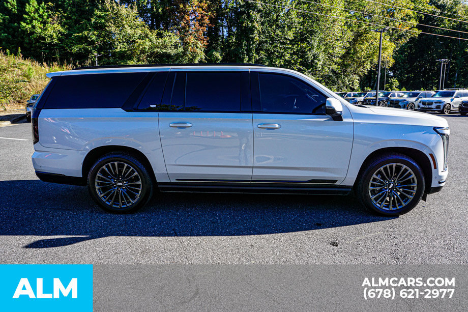 Used 2025 Cadillac Escalade ESV Sport Platinum AWD/4WD image 8