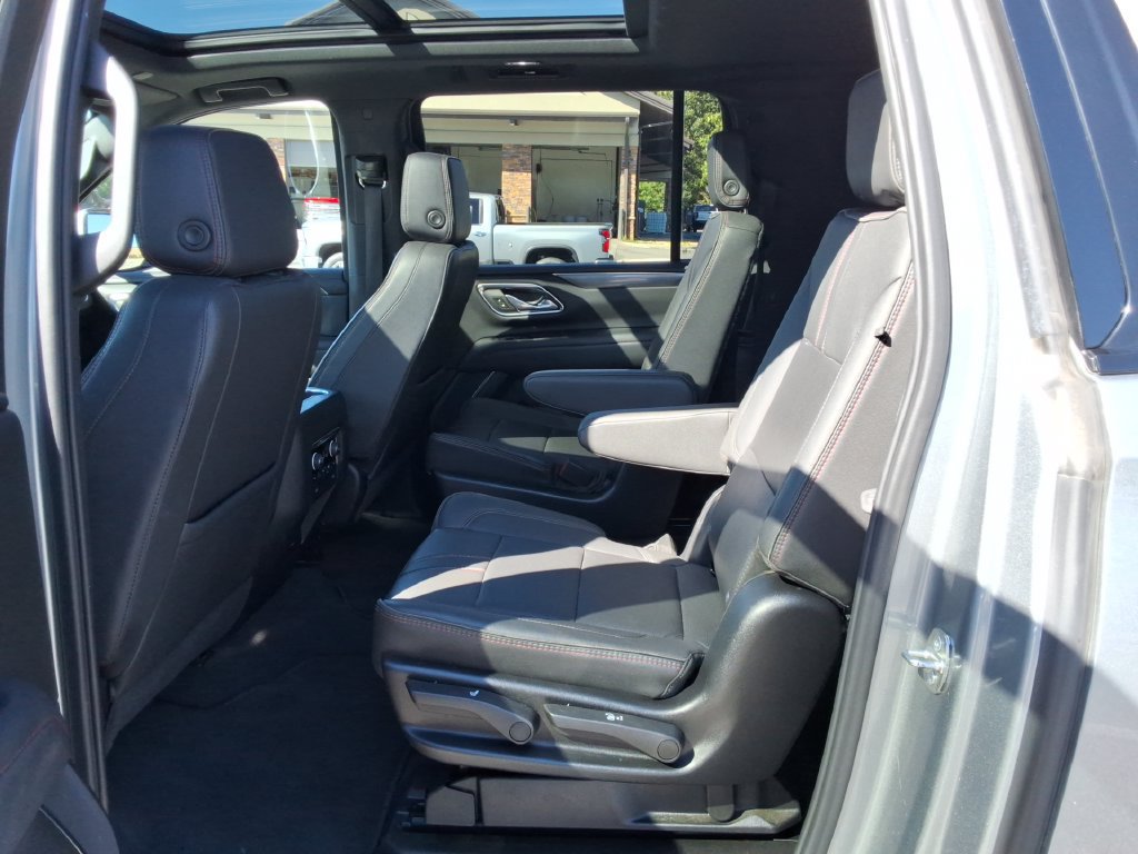 Certified 2024 Chevrolet Suburban RST w/ Luxury Package RWD image 19