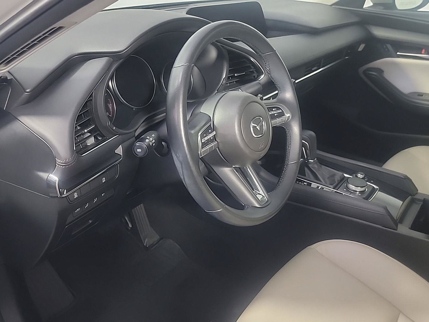 Used 2023 MAZDA MAZDA3 s FWD image 17