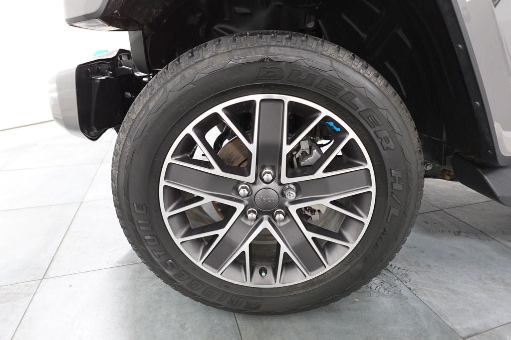 Used 2023 Jeep Wrangler Unlimited Sahara AWD/4WD image 37