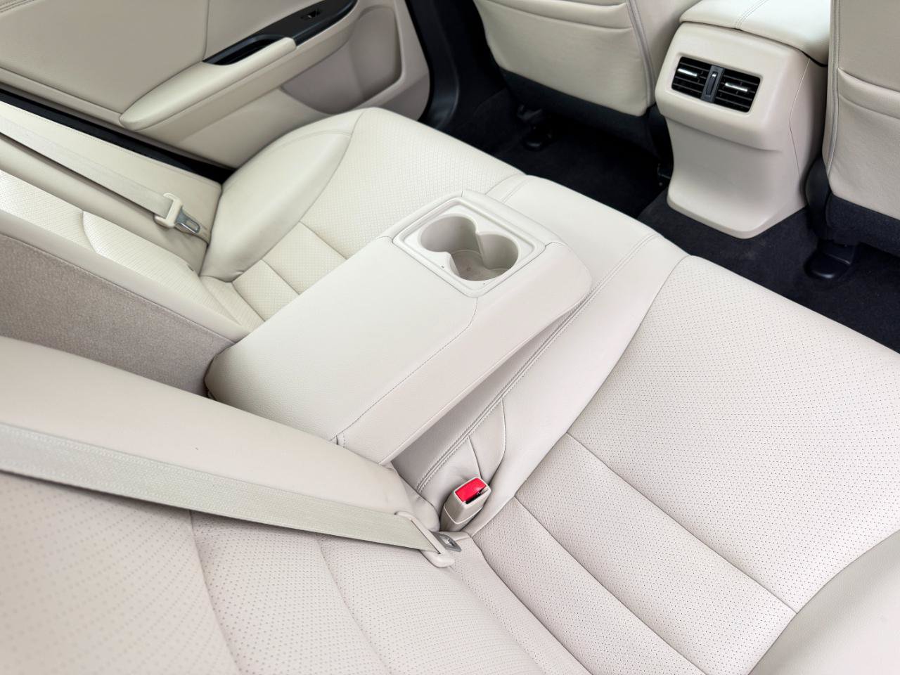 Used 2017 Honda Accord EX-L image 38