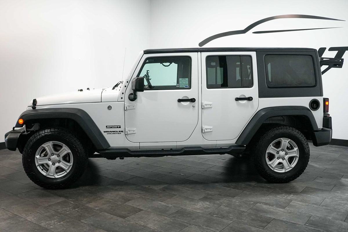 Used 2017 Jeep Wrangler Unlimited Sport w/ Quick Order Package 24S AWD/4WD image 3
