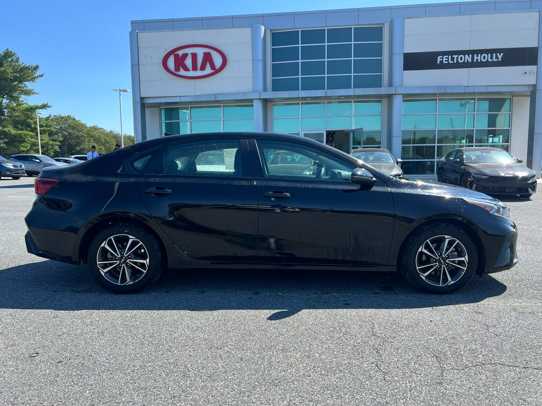 Used 2023 Kia Forte LXS w/ LXS Technology Package image 6