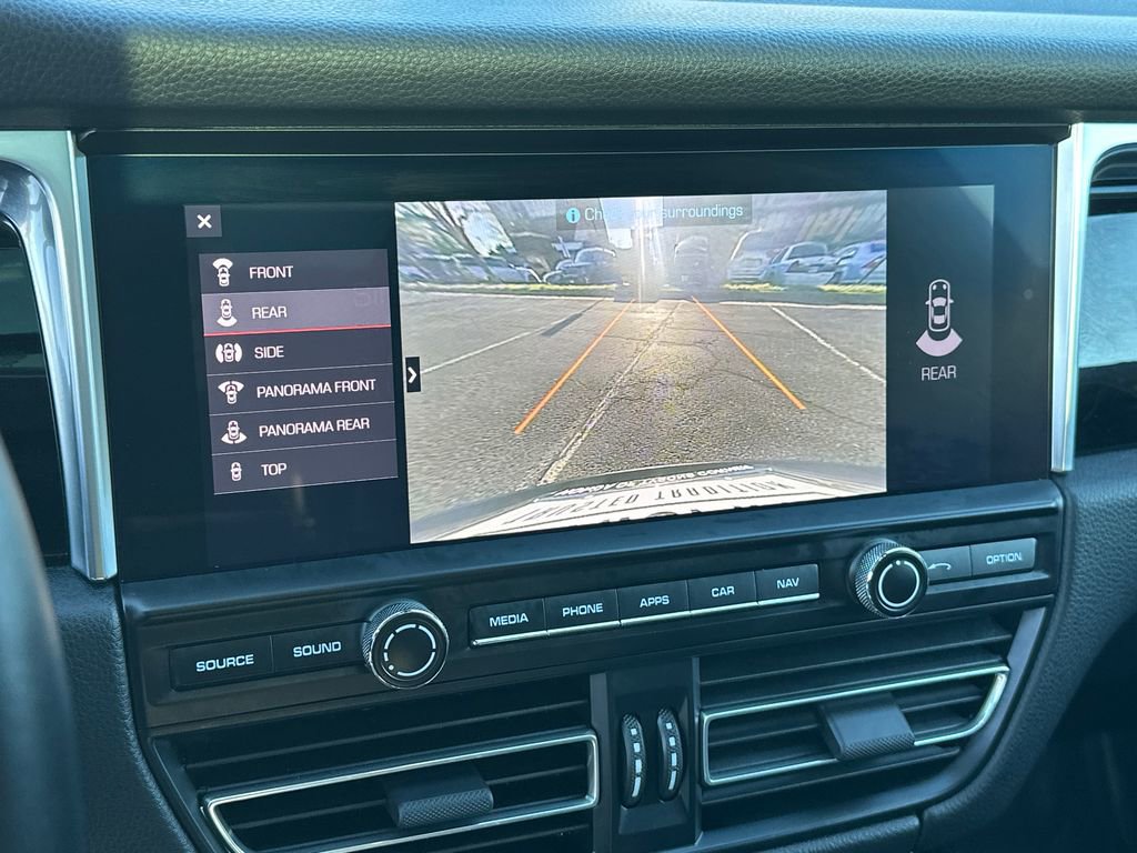 Used 2021 Porsche Macan S image 30